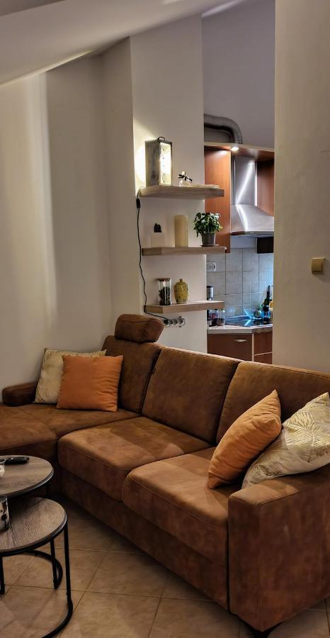 Apartment Kate Слатине Екстериор снимка