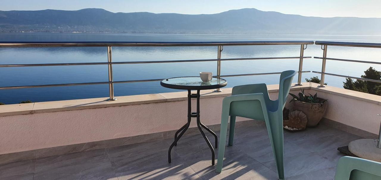 Apartment Kate Слатине Екстериор снимка