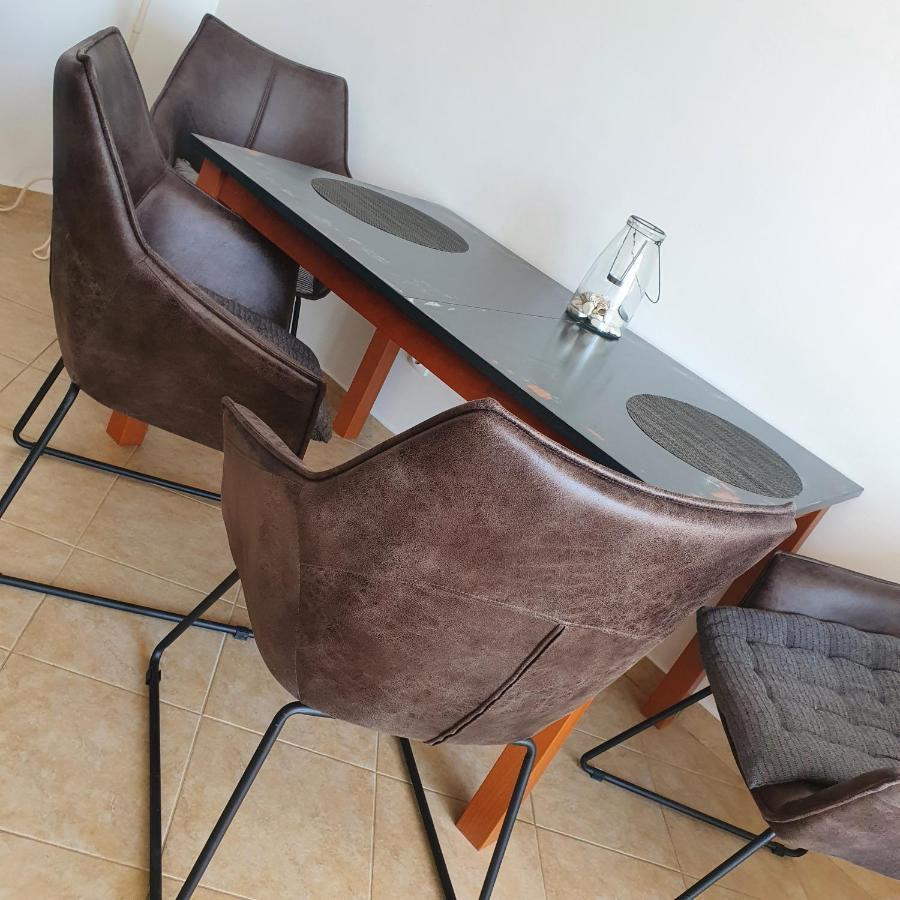 Apartment Kate Слатине Екстериор снимка