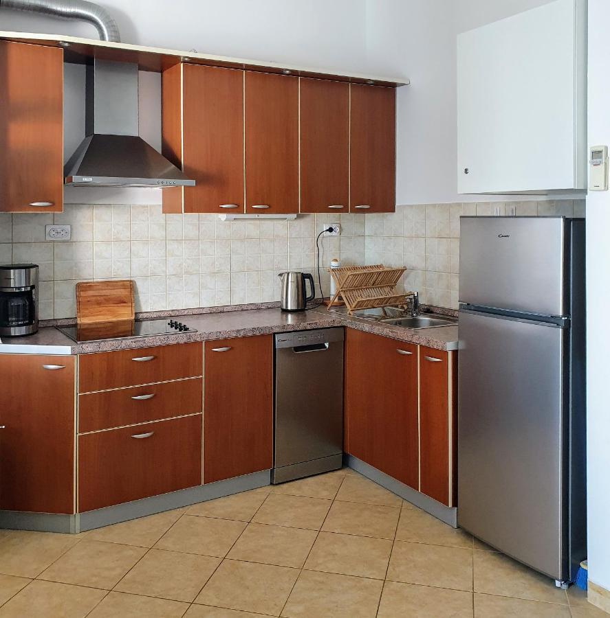 Apartment Kate Слатине Екстериор снимка