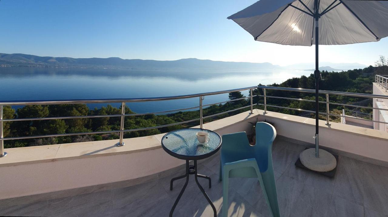 Apartment Kate Слатине Екстериор снимка