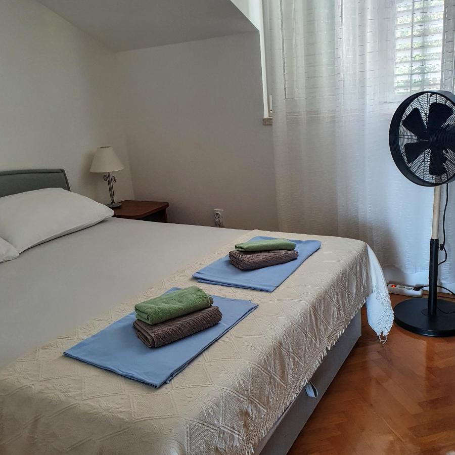 Apartment Kate Слатине Екстериор снимка