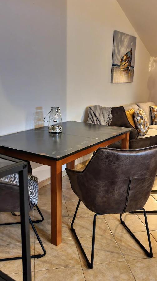 Apartment Kate Слатине Екстериор снимка