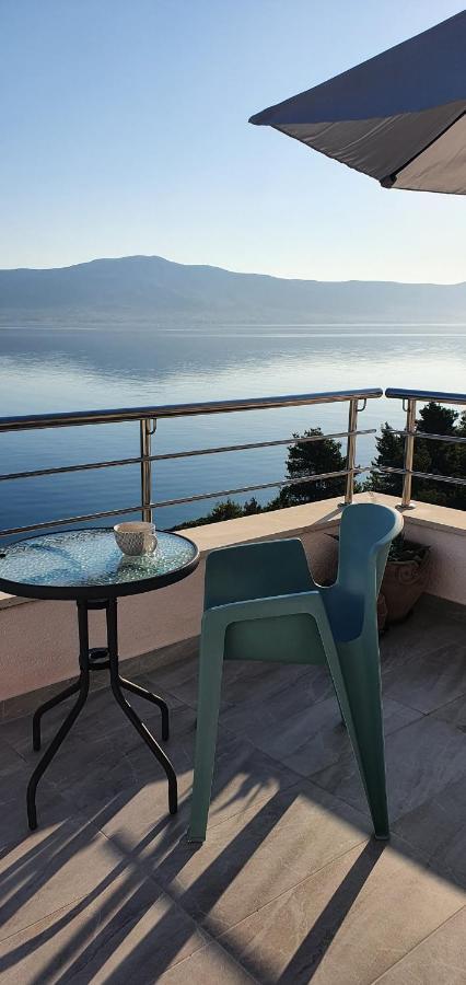 Apartment Kate Слатине Екстериор снимка